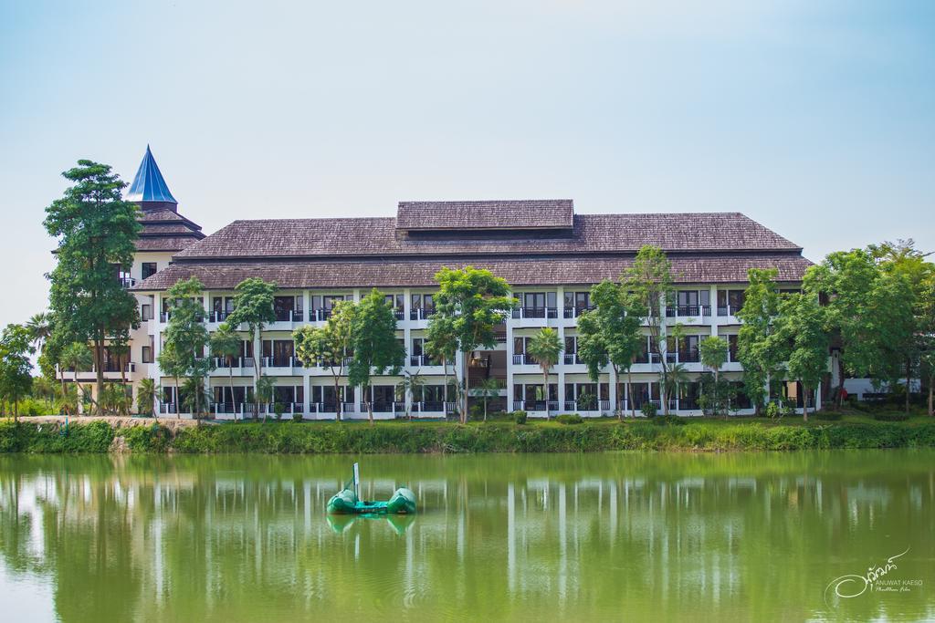 Gassan Legacy Golf Club Hotel Lamphun Buitenkant foto