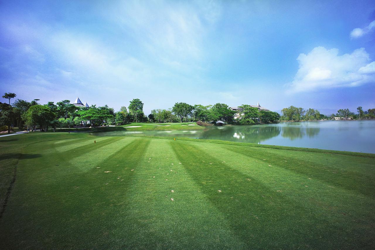 Gassan Legacy Golf Club Hotel Lamphun Buitenkant foto
