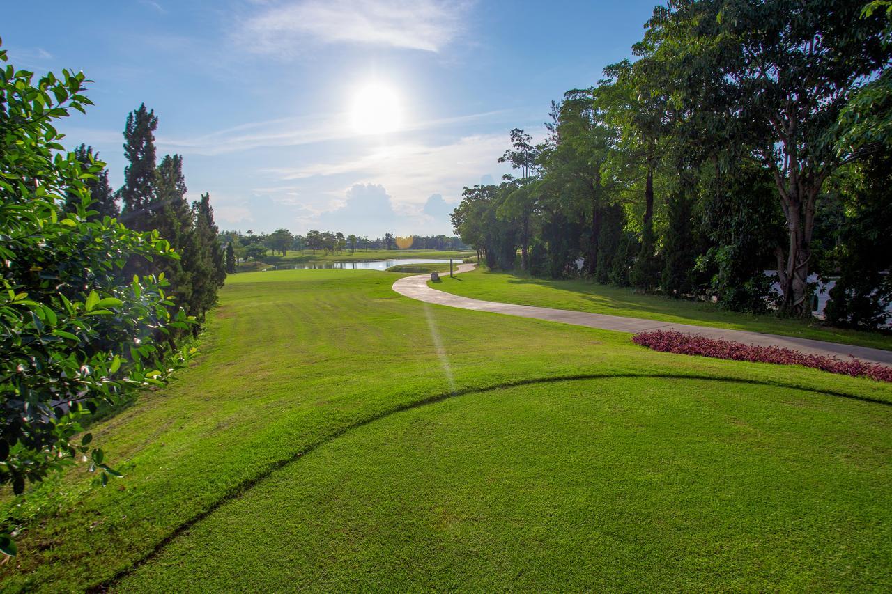Gassan Legacy Golf Club Hotel Lamphun Buitenkant foto