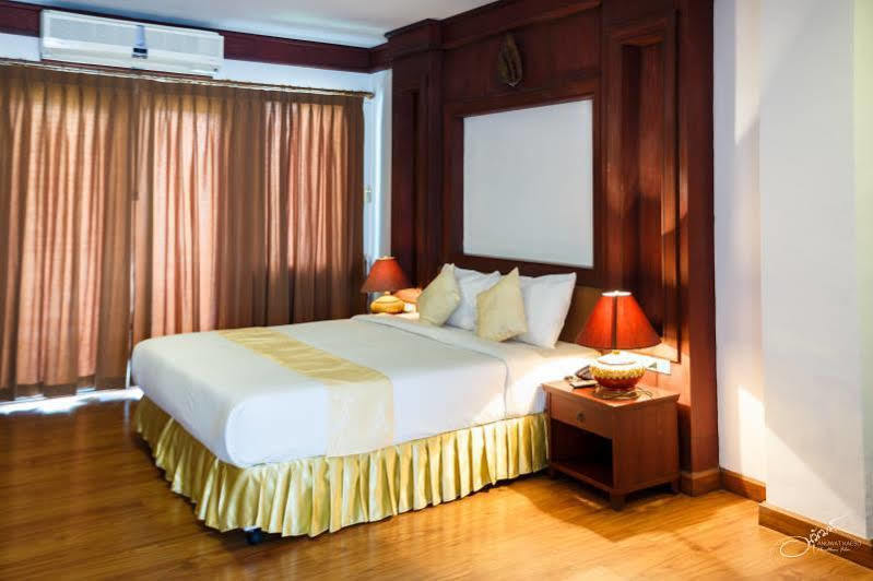 Gassan Legacy Golf Club Hotel Lamphun Buitenkant foto