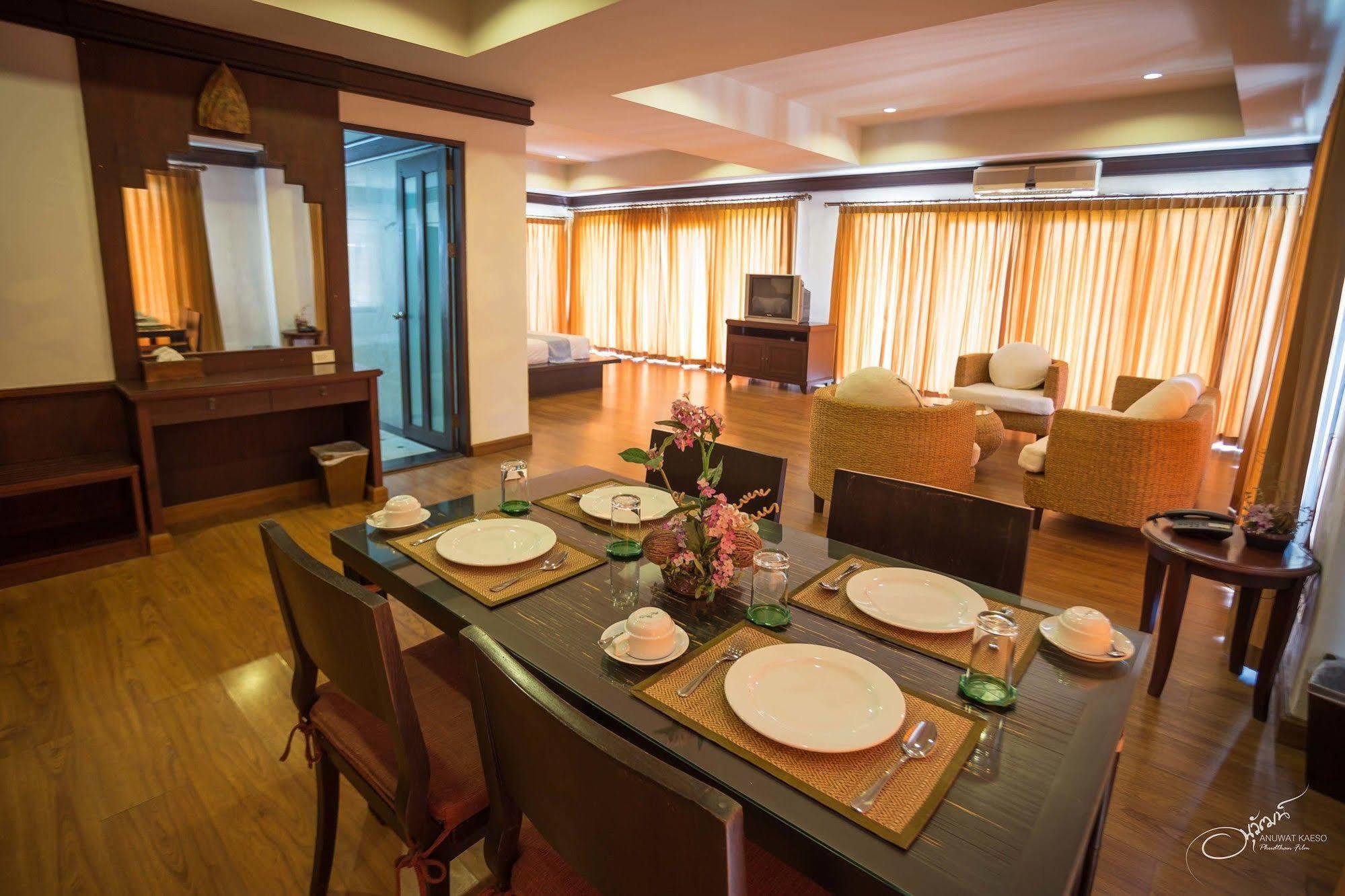 Gassan Legacy Golf Club Hotel Lamphun Buitenkant foto
