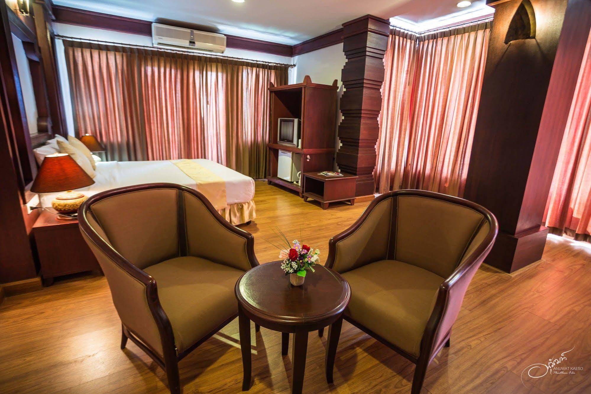 Gassan Legacy Golf Club Hotel Lamphun Buitenkant foto