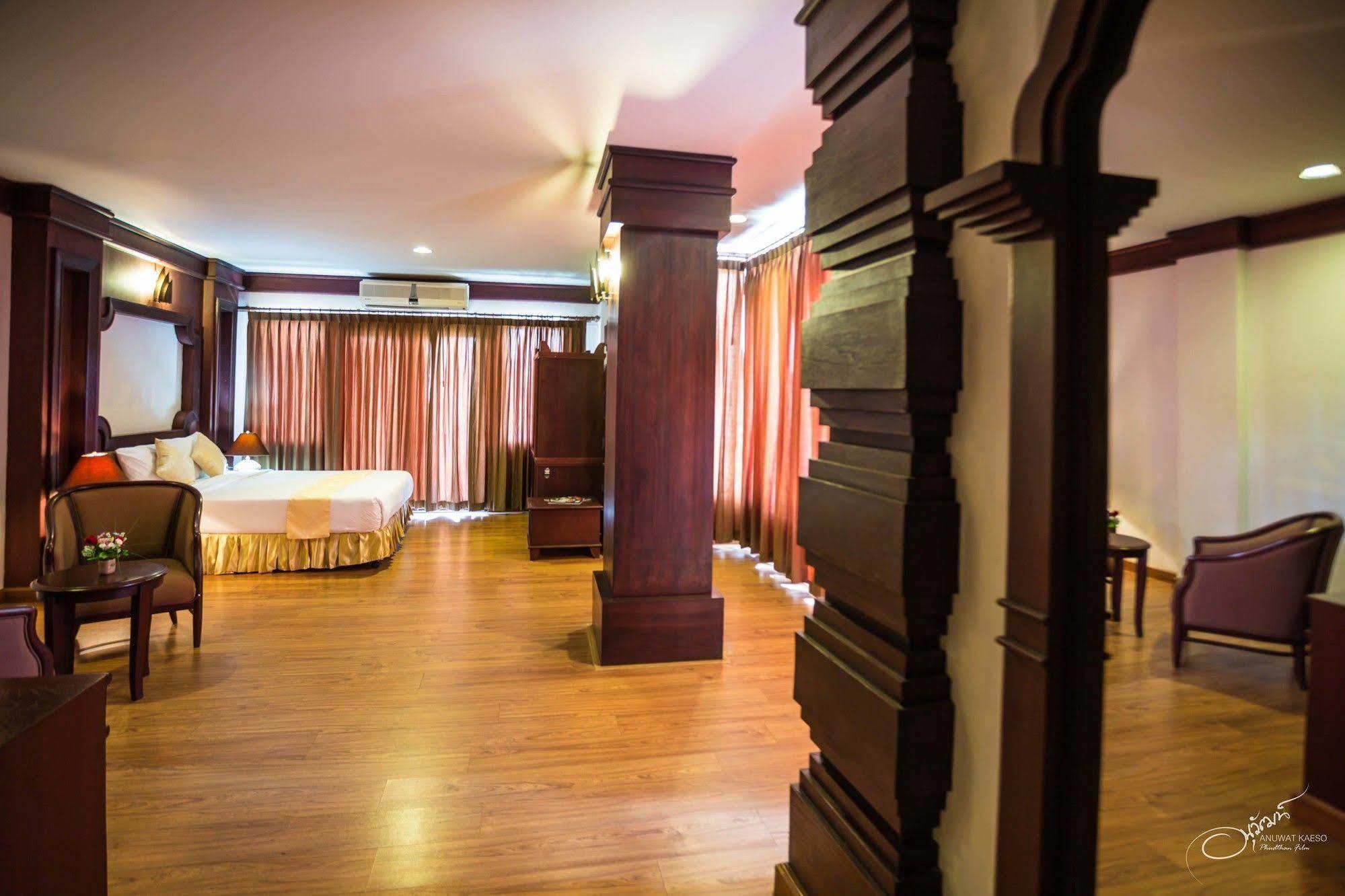 Gassan Legacy Golf Club Hotel Lamphun Buitenkant foto
