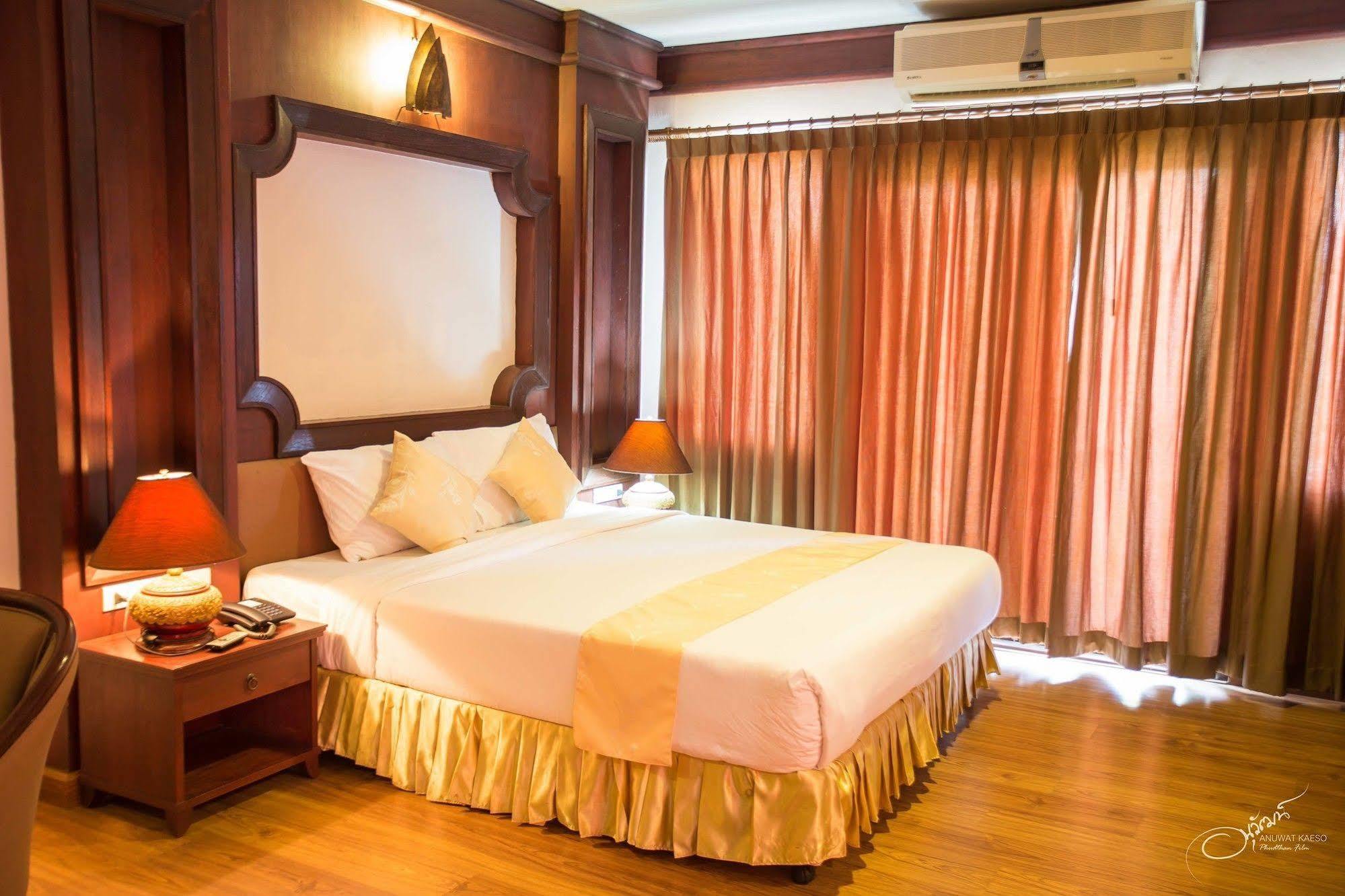 Gassan Legacy Golf Club Hotel Lamphun Buitenkant foto