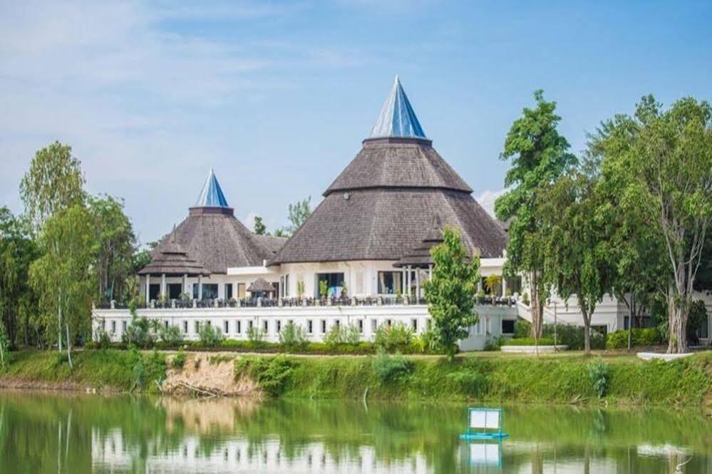 Gassan Legacy Golf Club Hotel Lamphun Buitenkant foto